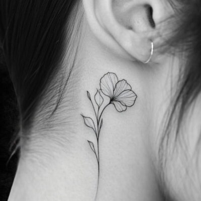 Fine Line flores tatuaje